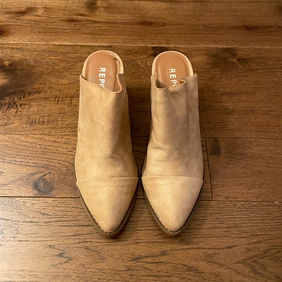 Mules - Picture 3 of 12